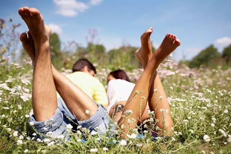 Gerer critiques et les remarques sur sa relation a distance