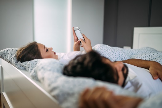 Comment Savoir Si Ton Mec Te Trompe à Distance Comment Savoir Si Ma Copine Me Trompe à Distance